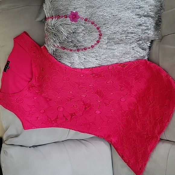 Hot Pink Dress w/necklace! Super Cute - Picture 1 of 4